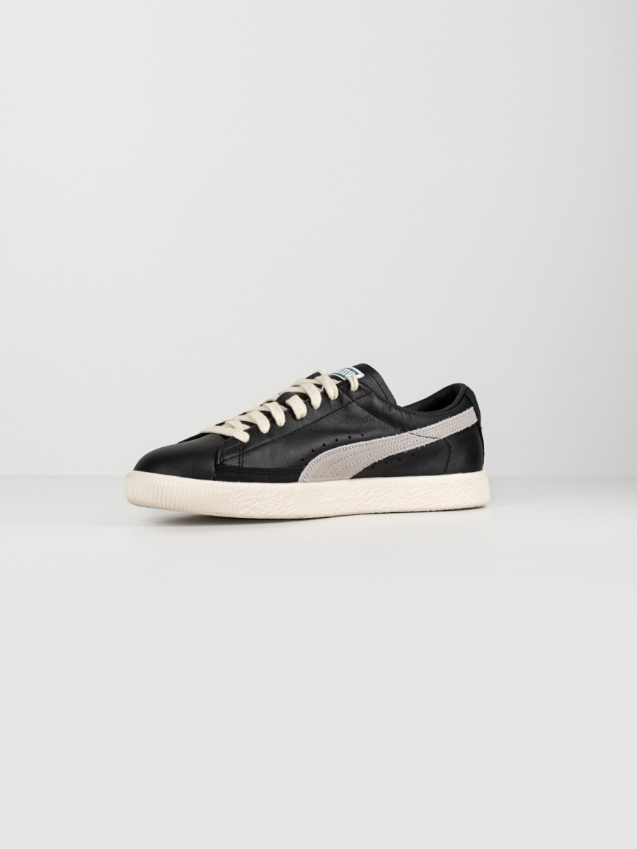 Black basket pumas discount